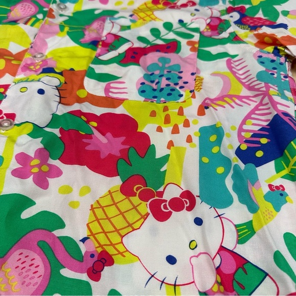 Hello kitty Hawaiian button up - Picture 5 of 7